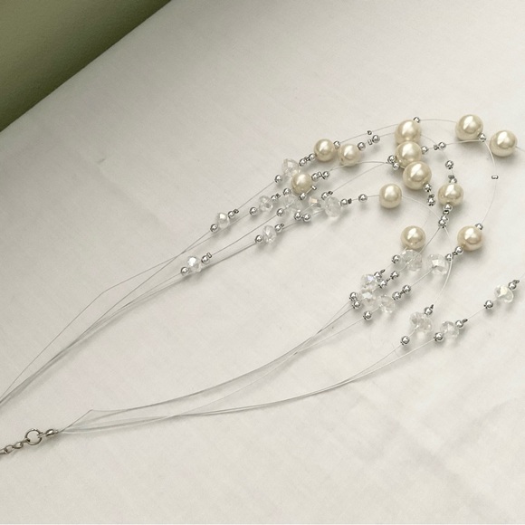 FLOATING FAUX  PEARLS NECKLACE IN MUILTI LAYERS - Picture 4 of 9